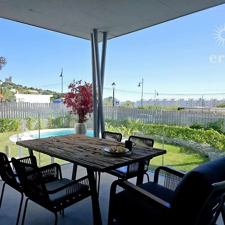 Beautiful Terrace Pool 4pers Sea